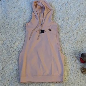 Body engineers sleeveless pull over